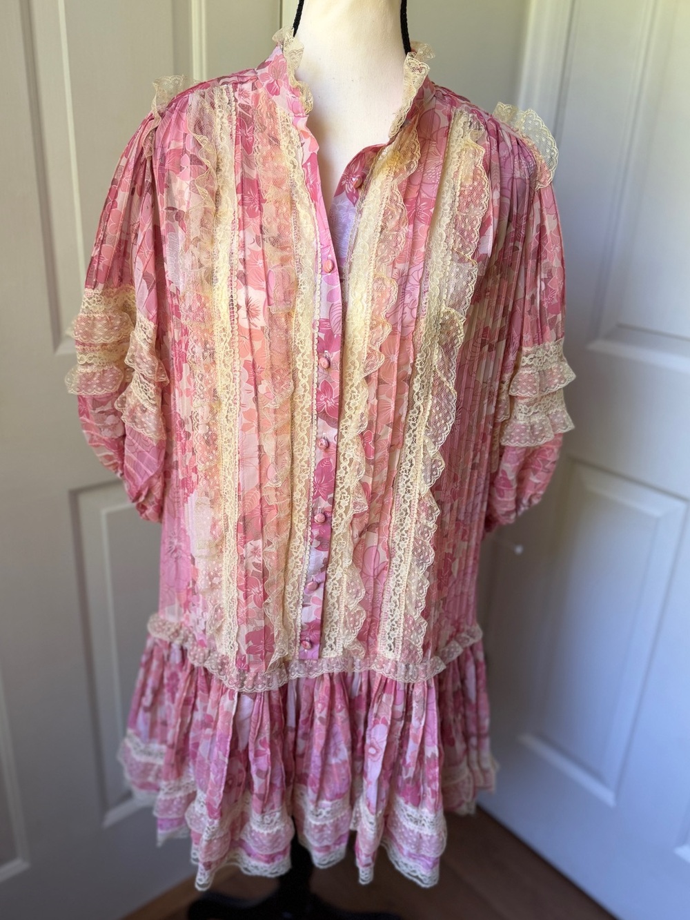 NWT Beulah Pink Lace Ruffle Mini Dress Small